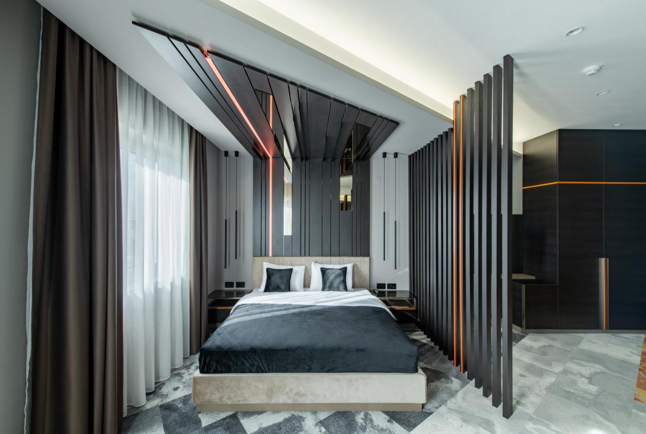Hotel Zeneva Lux クラグイェヴァツ エクステリア 写真