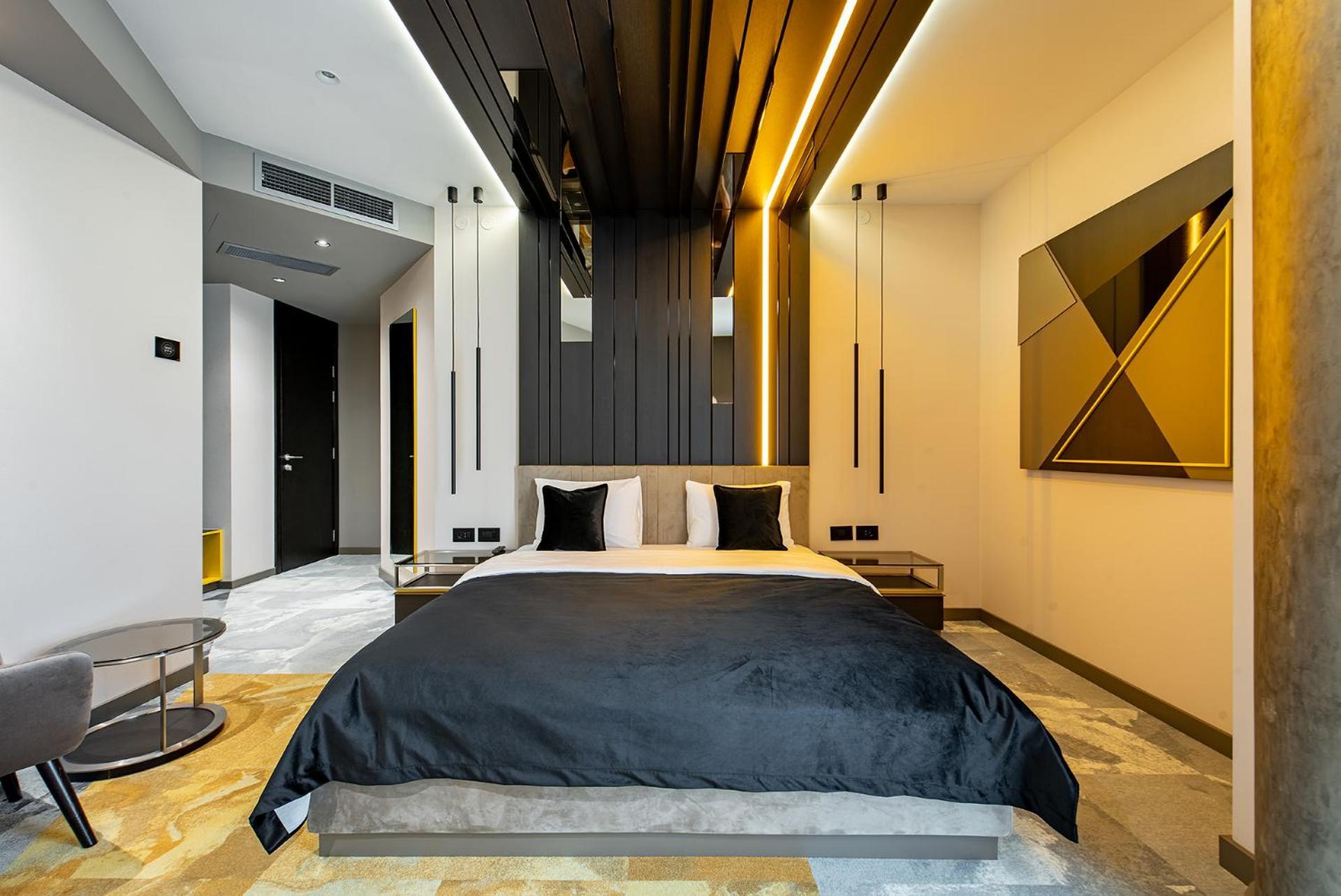 Hotel Zeneva Lux クラグイェヴァツ エクステリア 写真