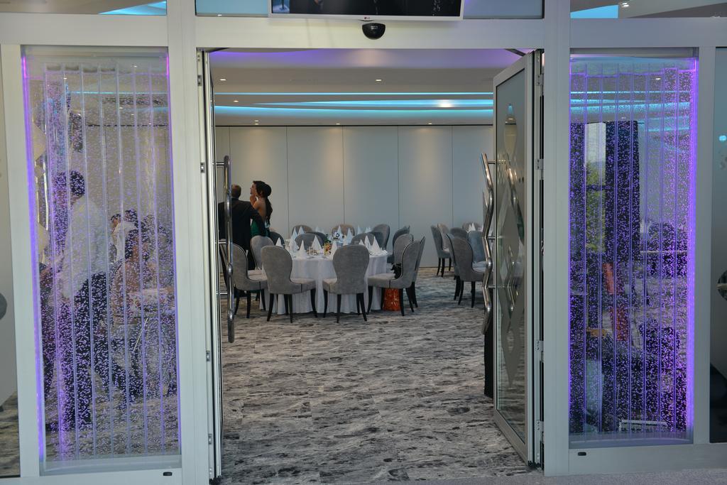 Hotel Zeneva Lux クラグイェヴァツ エクステリア 写真