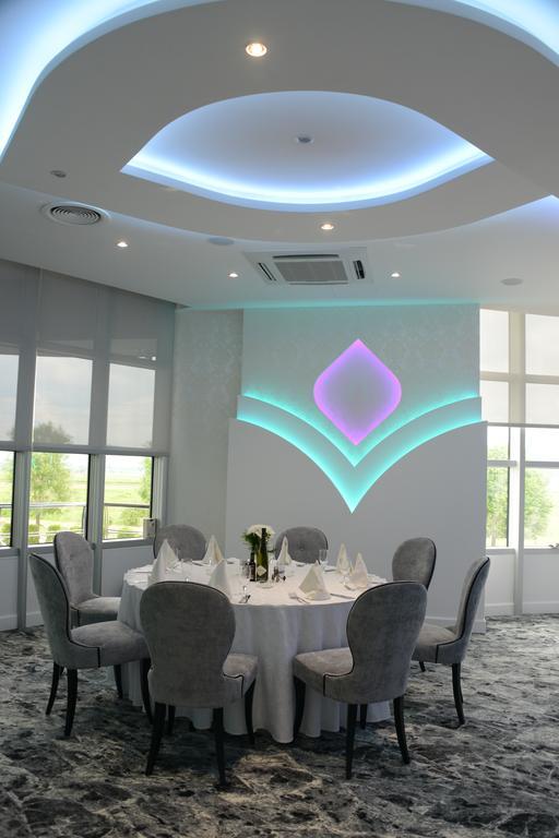 Hotel Zeneva Lux クラグイェヴァツ エクステリア 写真